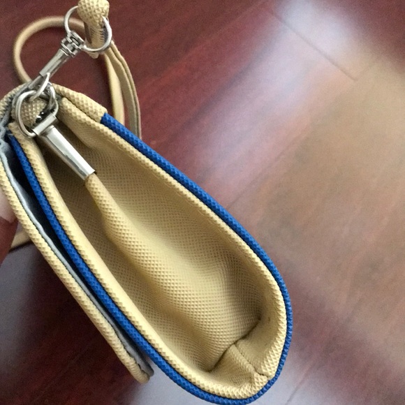 3-in-one purse (crossbody, shoulder or clutch) - Picture 6 of 7